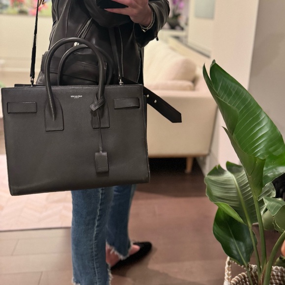 Saint Laurent Sac De Jour Tote Bag - Picture 3 of 11